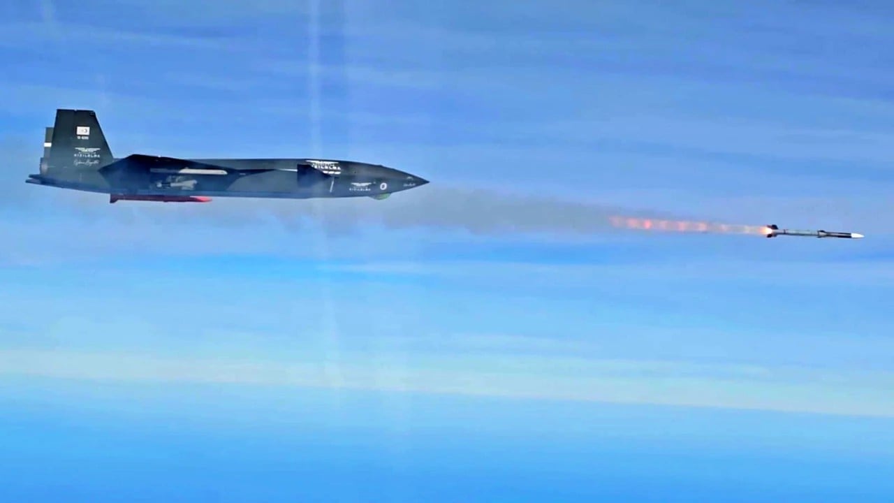 Foto - Tarihçi Erhan Afyoncu'dan Kızılelma çıkışı! 'Bu uçak değil' dedi ve ne için kullanılacağını açıkladı