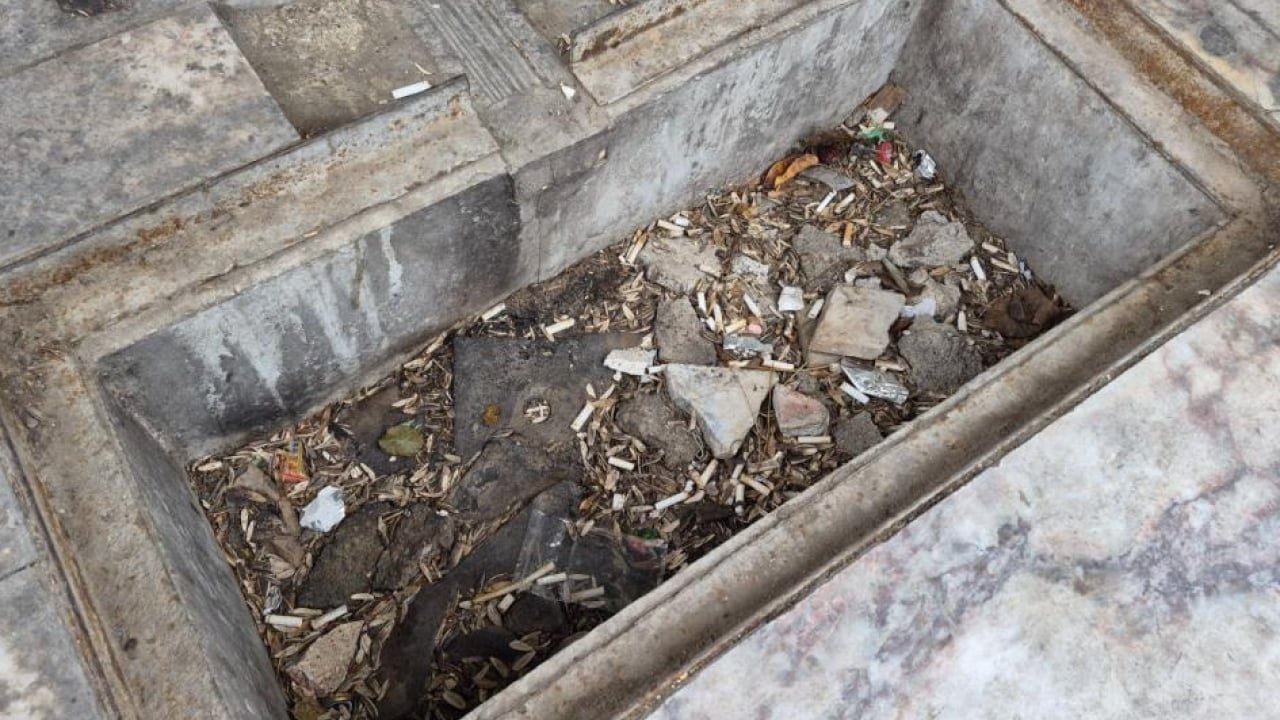 Tarihi çeşme çöplüğe döndü! Muhtardan ‘vicdan’ uyarısı