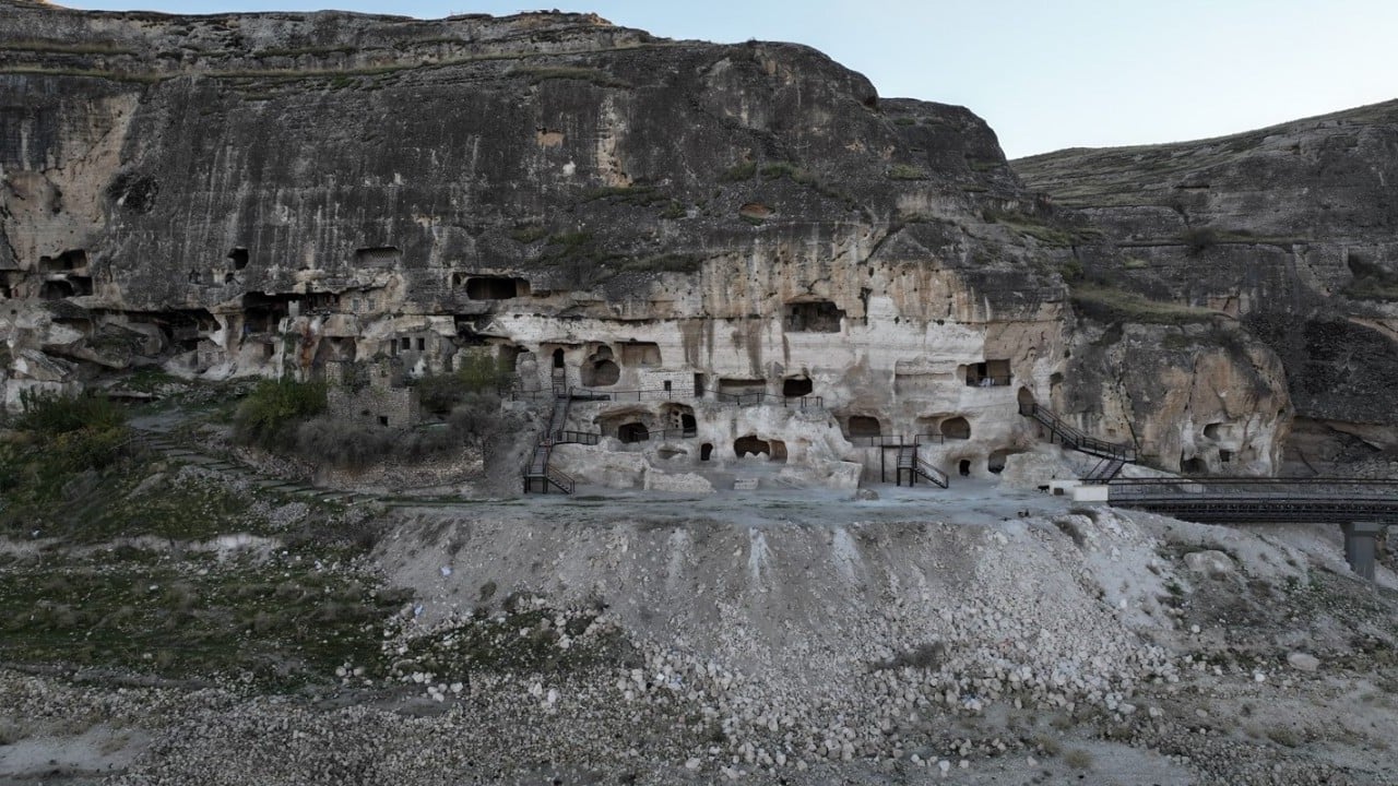 Tarihi Hasankeyf’teki 5 bin yıllık mağaralar turizme açılıyor