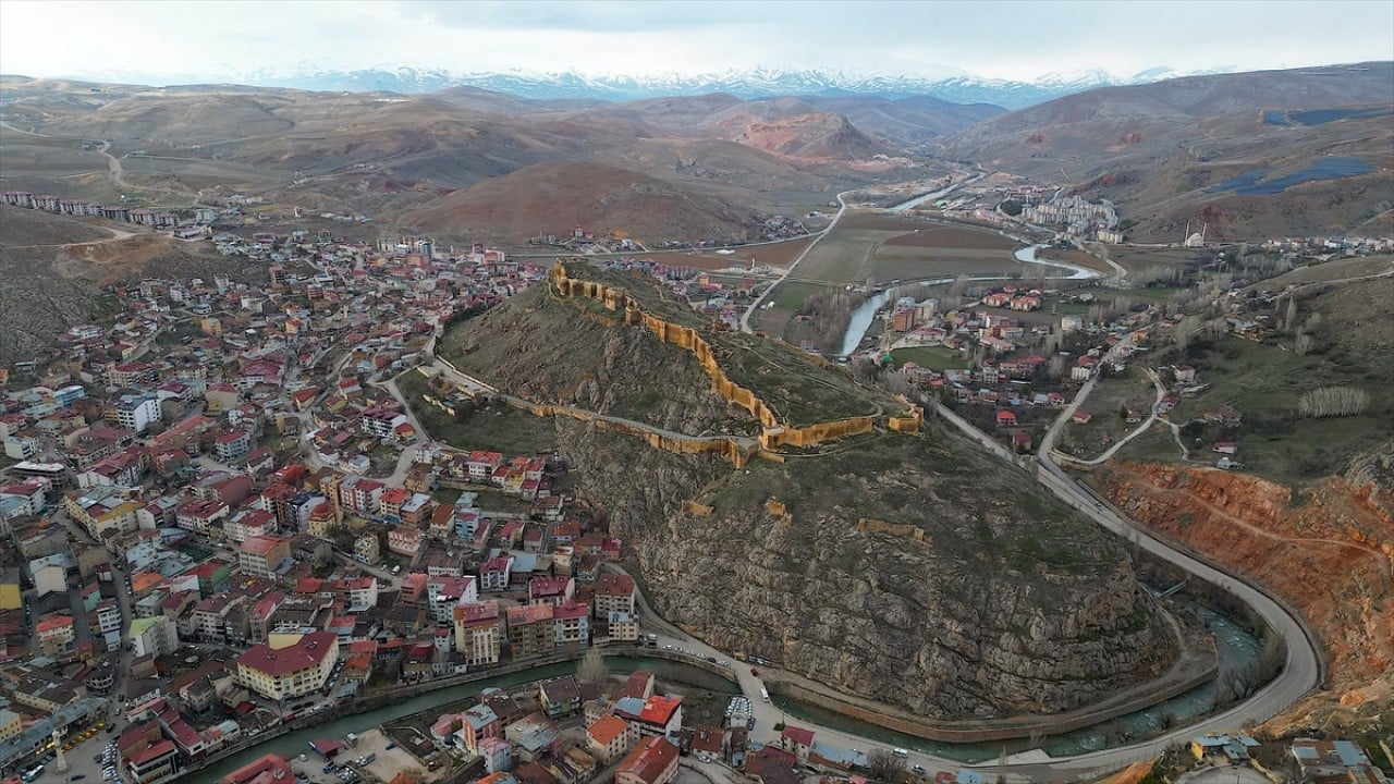 Foto - Tarihi kale için harekete geçildi! Kazı çalışmaları yeniden başlayacak