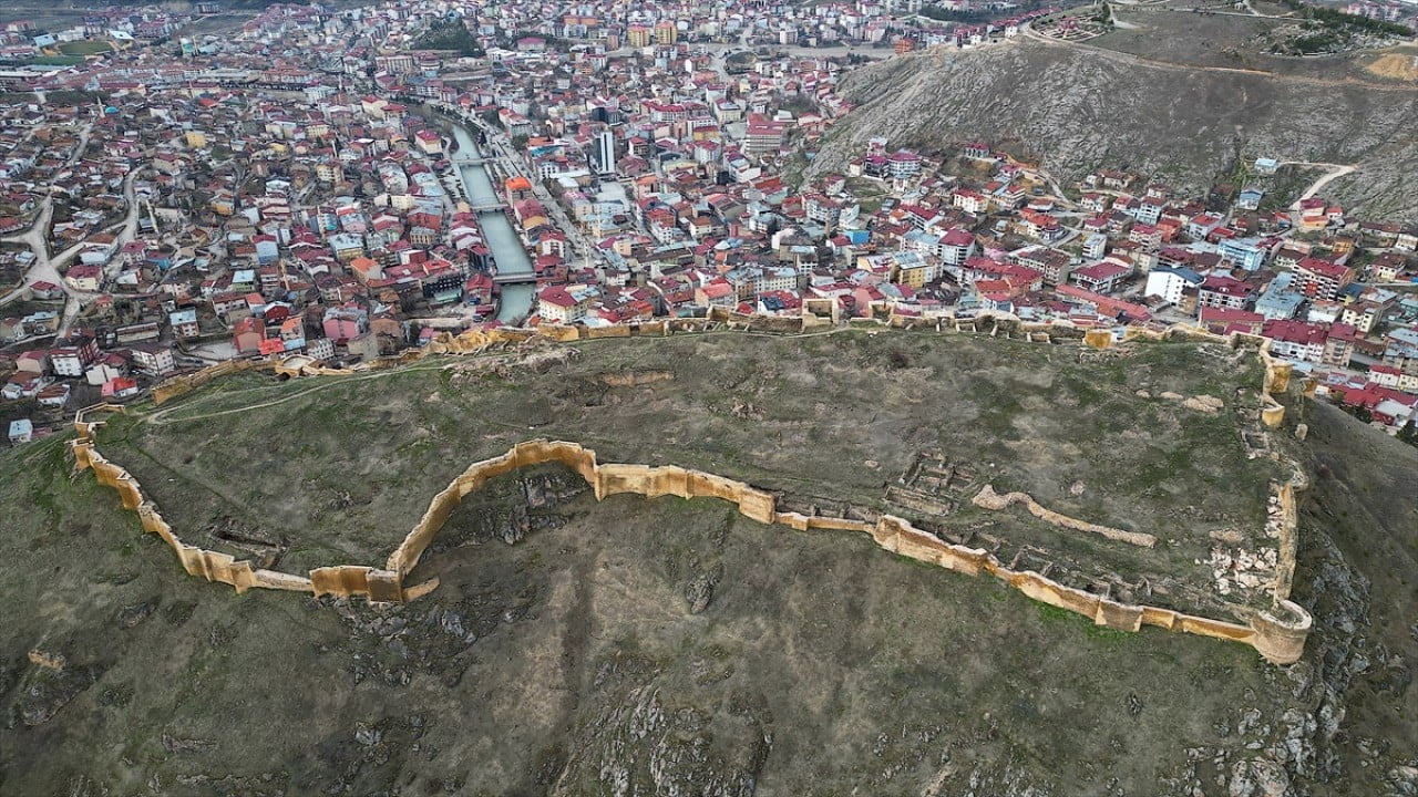 Foto - Tarihi kale için harekete geçildi! Kazı çalışmaları yeniden başlayacak