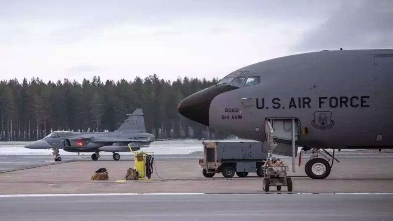 Foto - Tarihi karar: F-16’ların tahtı yıkıldı, resmen "gölgeleri yaran avcı" Gripen E’ye geçiliyor