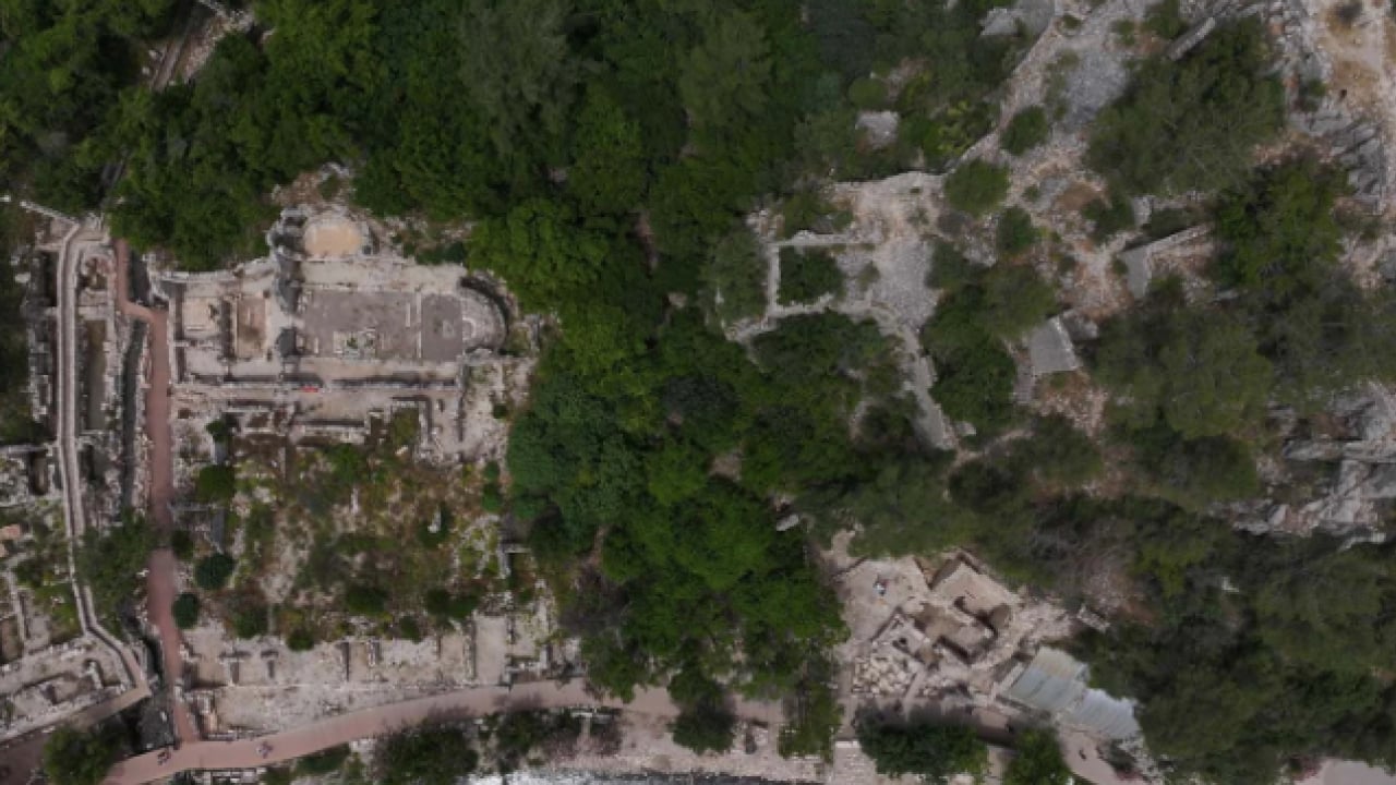 Foto - Tarihi kent Olympos’ta anıtsal mezar gün yüzüne çıktı