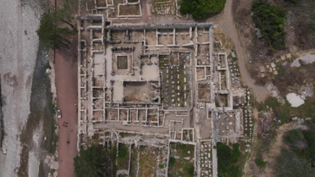 Foto - Tarihi kent Olympos’ta anıtsal mezar gün yüzüne çıktı