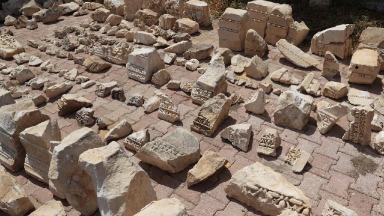 Foto - Tarihi kent Olympos’ta anıtsal mezar gün yüzüne çıktı