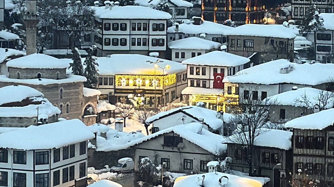 Foto - Tarihi konaklar göz kamaştırdı! Safranbolu masalsı bir görünüme büründü