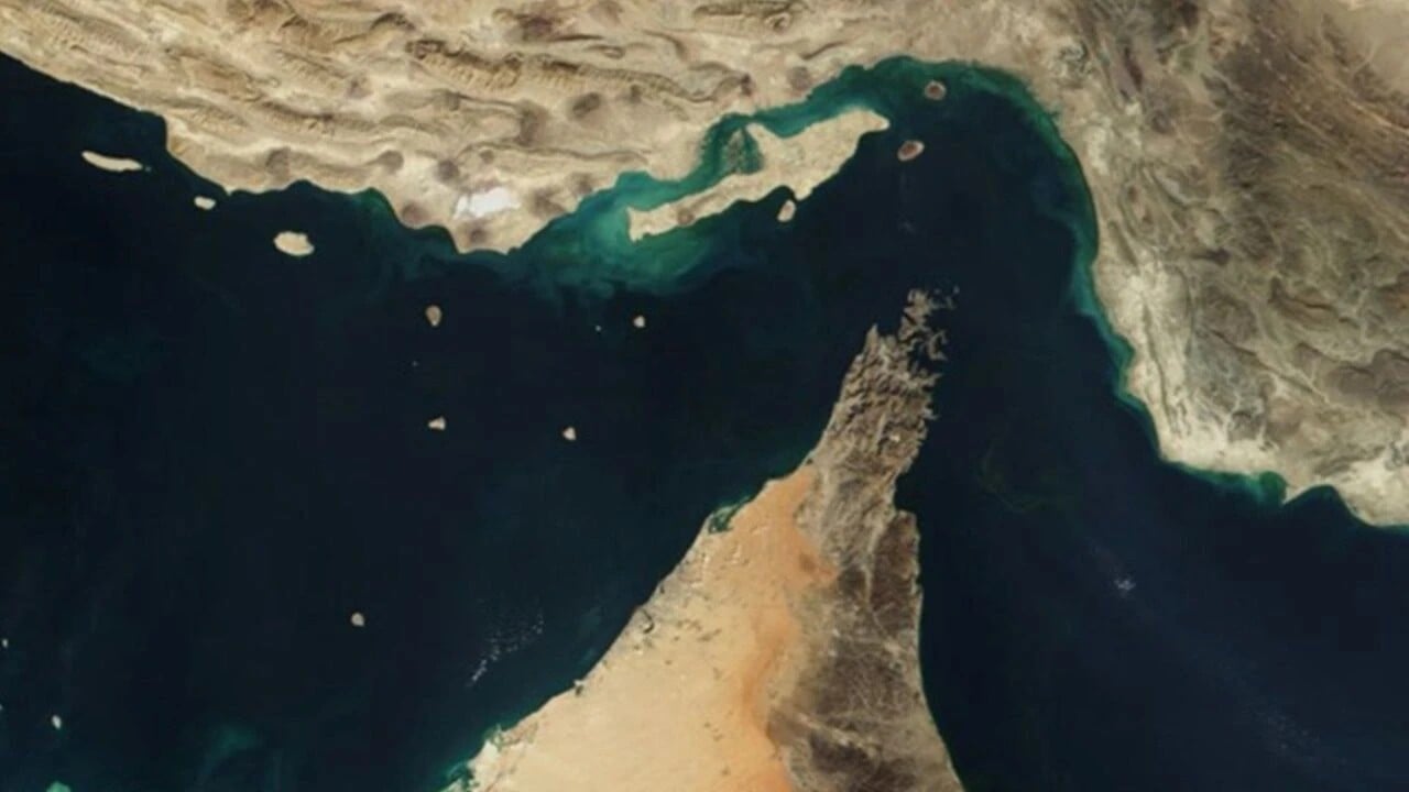 Foto - Tarihi manevra: Hürmüz Boğazı'na yaklaşan Türk gemisi AIS sinyalini apar topar değiştirip bakın ne yaptı