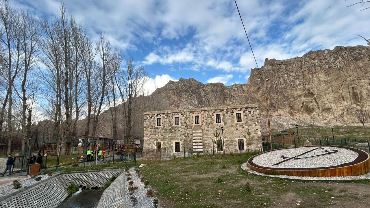 Foto - Tarihi yapı büyük dönüşümle açıldı! Horhor Medresesi Camii hayat buldu