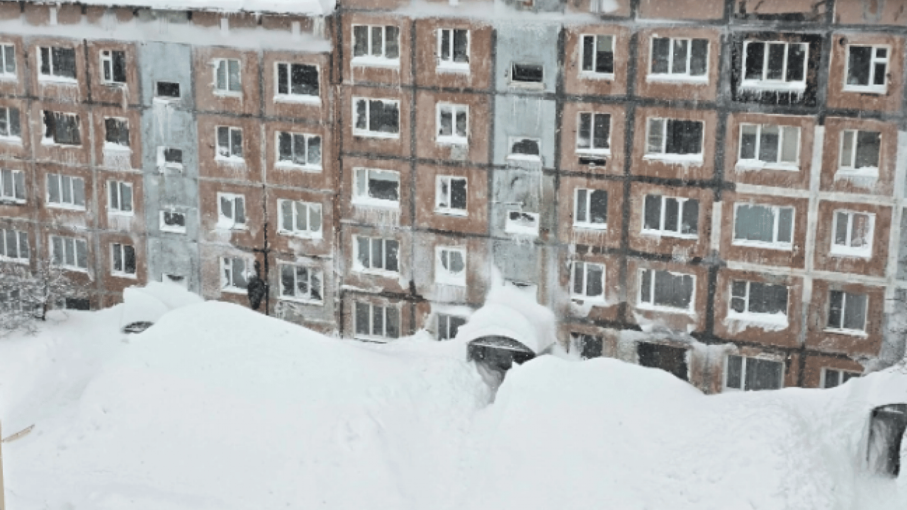 Foto - Tarihin en yoğun kar yağışı! Evlerin ikinci katına kadar çıktı