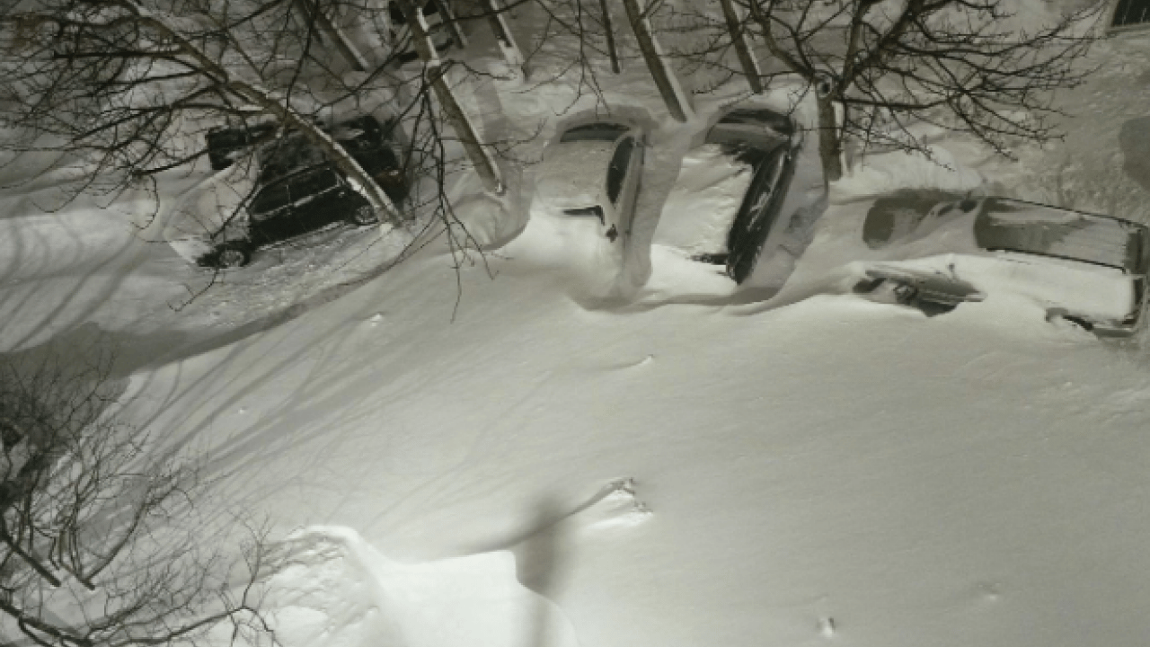 Foto - Tarihin en yoğun kar yağışı! Evlerin ikinci katına kadar çıktı