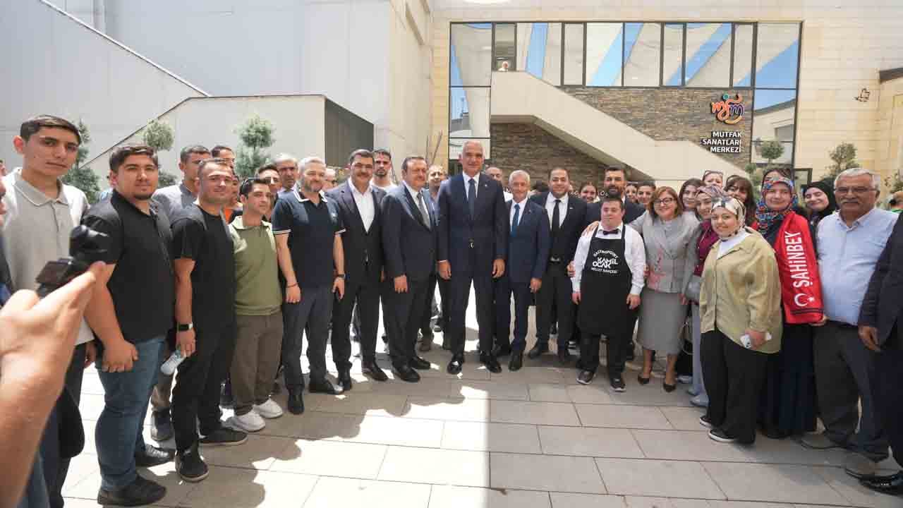 Foto - Tarihin kalbinde ilk harç döküldü: Gaziantep’in kültür geleceği yükseliyor!