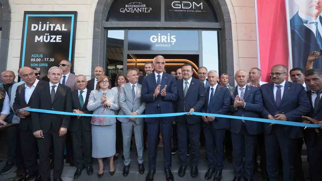 Foto - Tarihin kalbinde ilk harç döküldü: Gaziantep’in kültür geleceği yükseliyor!