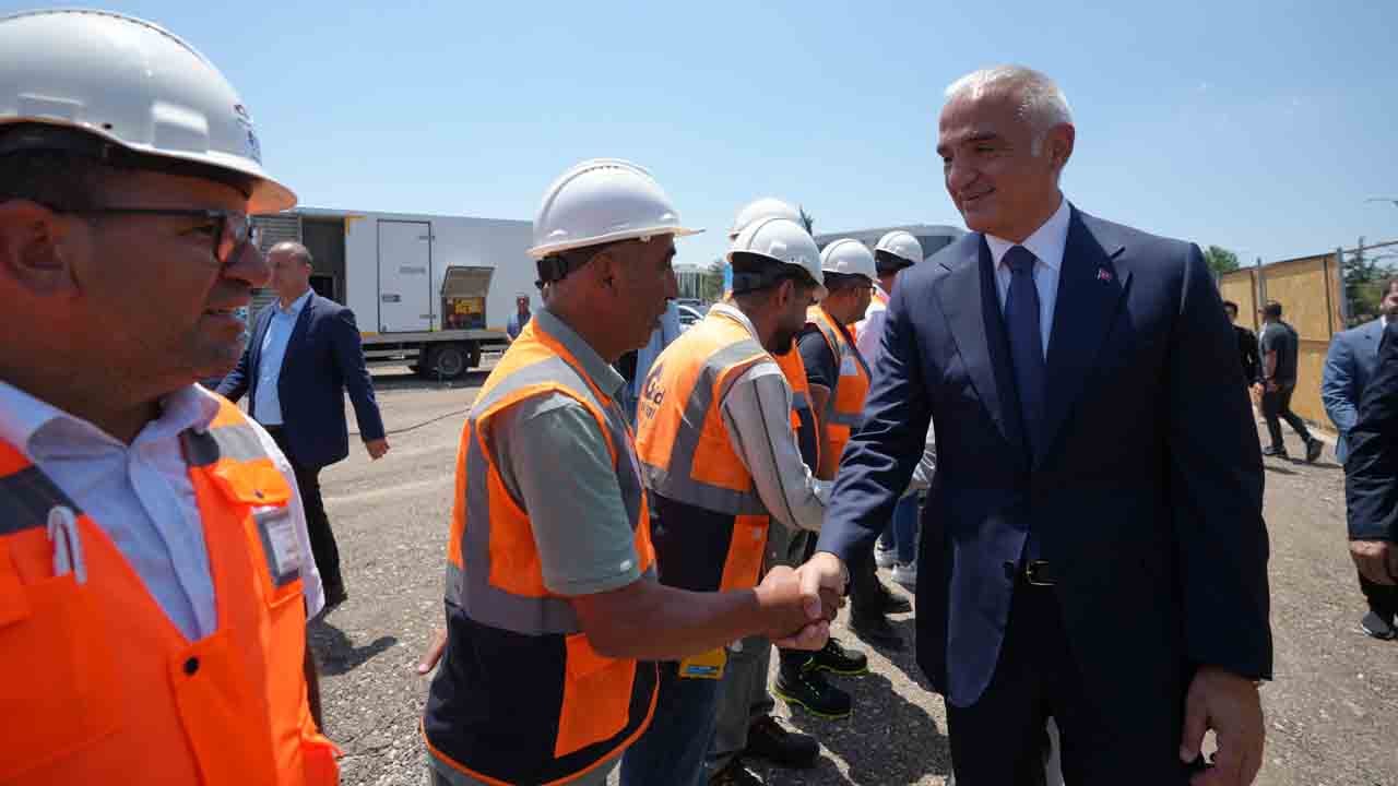 Foto - Tarihin kalbinde ilk harç döküldü: Gaziantep’in kültür geleceği yükseliyor!