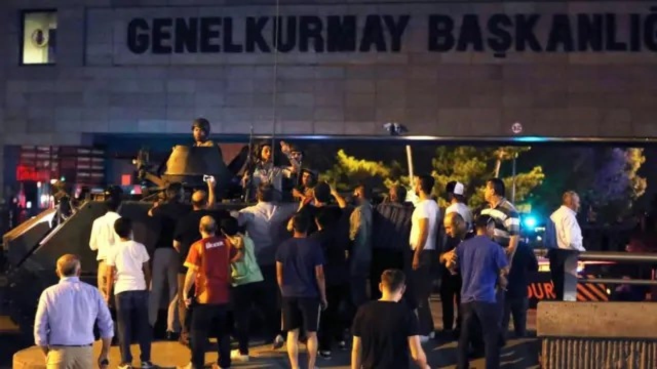 Foto - Tarihin yeniden yazıldığı gece: İşte saat saat 15 Temmuz'da yaşananlar