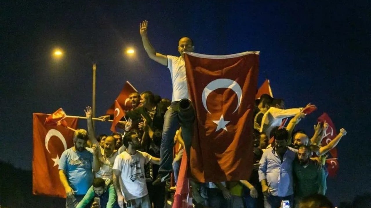 Foto - Tarihin yeniden yazıldığı gece: İşte saat saat 15 Temmuz'da yaşananlar