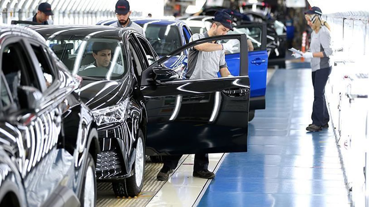 Foto - Tarihsel rekor seviyeye ulaşıldı! Otomotiv ekonomiye güç kattı! Çift haneli büyüme