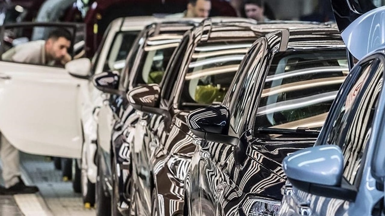 Foto - Tarihsel rekor seviyeye ulaşıldı! Otomotiv ekonomiye güç kattı! Çift haneli büyüme