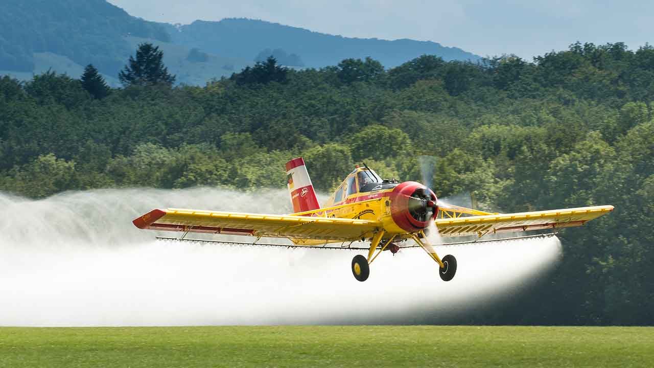 Foto - Tarım arazilerine uçaklarla zehirli maddeler püskürttüler