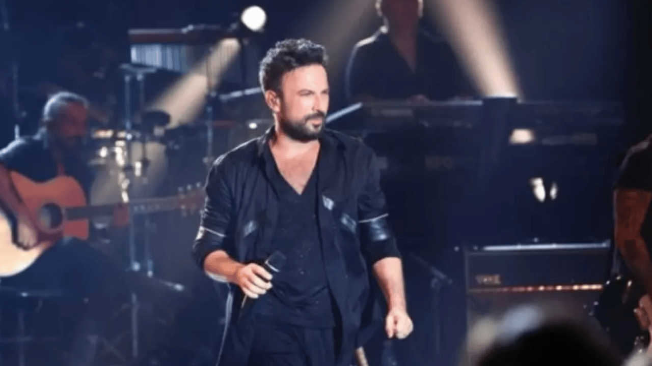 Foto - Tarkan'dan ahlaksız Matiz'e destek: Seni tüm pisliğinle seviyoruz