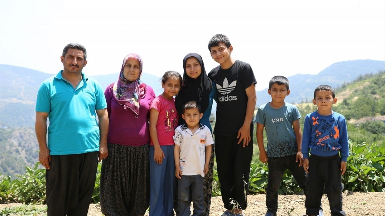 Foto - Tarlada çalışırken hazırlandığı YKS'de derece yaptı! Mevlüde şimdi hakim olmak istiyor