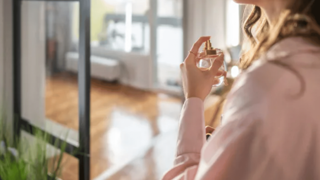 Foto - Taş sanıp geçmeyin, içinden servet çıkabilir: Gramı altından değerli! Sahilde bu gri parçayı gören köşeyi dönüyor