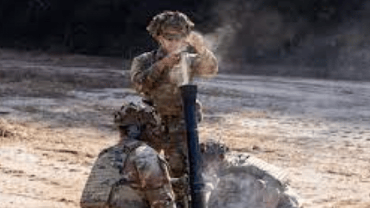 Foto - Tatbikat faciaya dönüştü: Sıkışan mühimmat patladı!