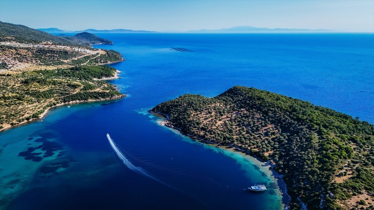 Foto - Tatilcilerin yeni gözdesi! Dikili’nin doğa harikası adaları ve koyları dikkat çekiyor