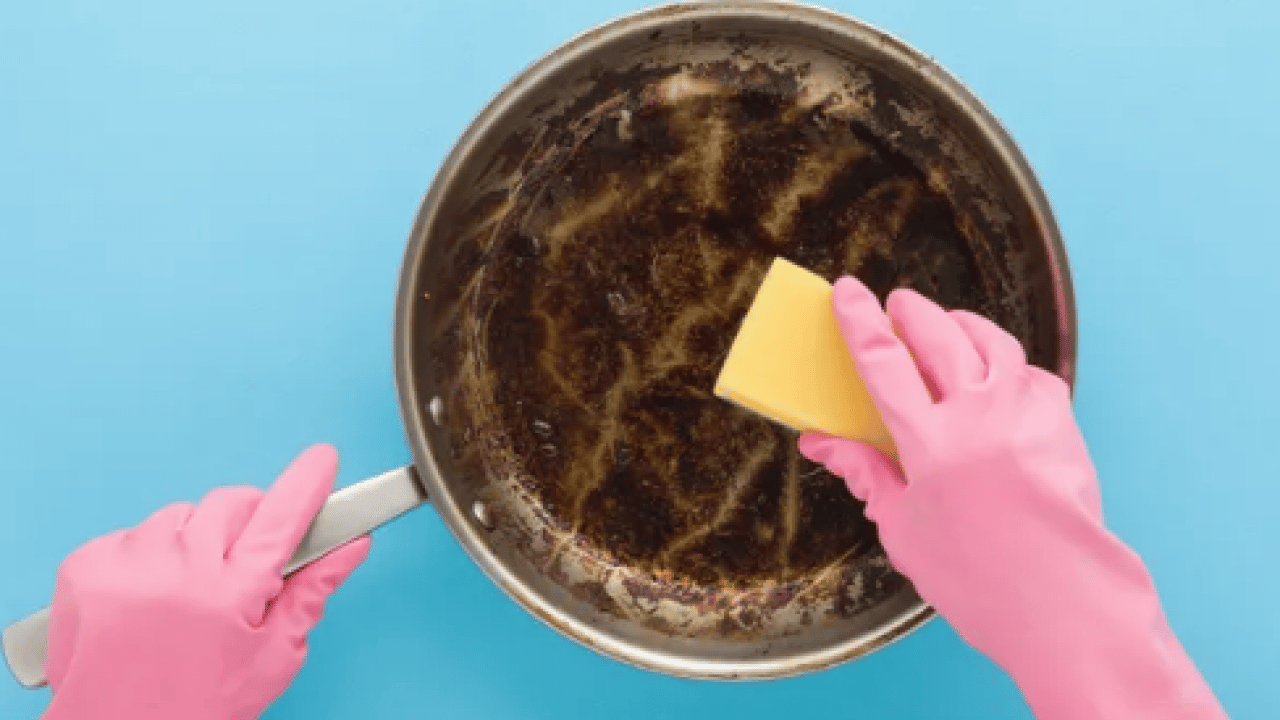 Foto - Tavaları ovma derdine son! 2 dakikalık yöntemle açık açık bunu yapın ve...