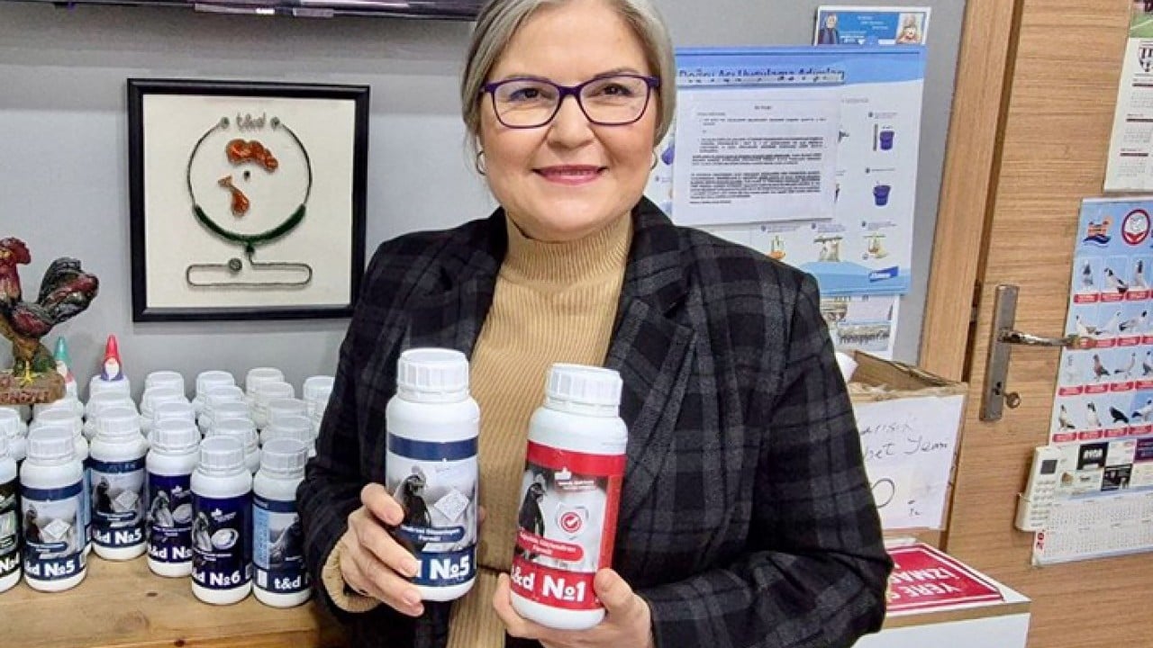 Foto - Tavuk doktoru görev başında