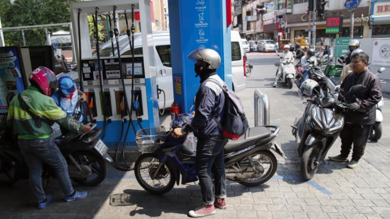 Foto - Tayland’da akaryakıt krizi! İstasyonlarda dev kuyruklar oluştu