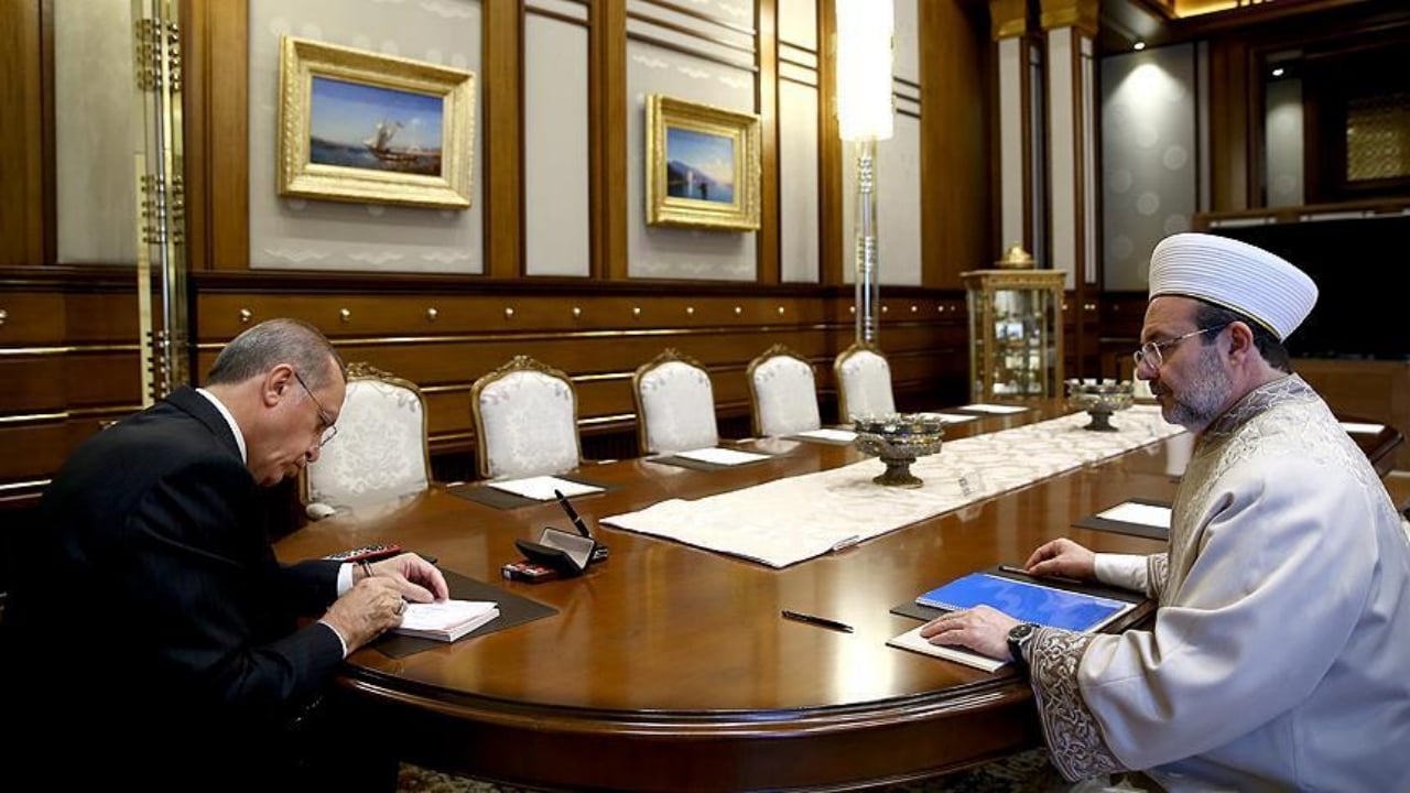 Foto - Tayyip Erdoğan ile Mehmet Görmez arasında gülümseten "cuma namazı" anısı: "Seninkiler seferiymiş"