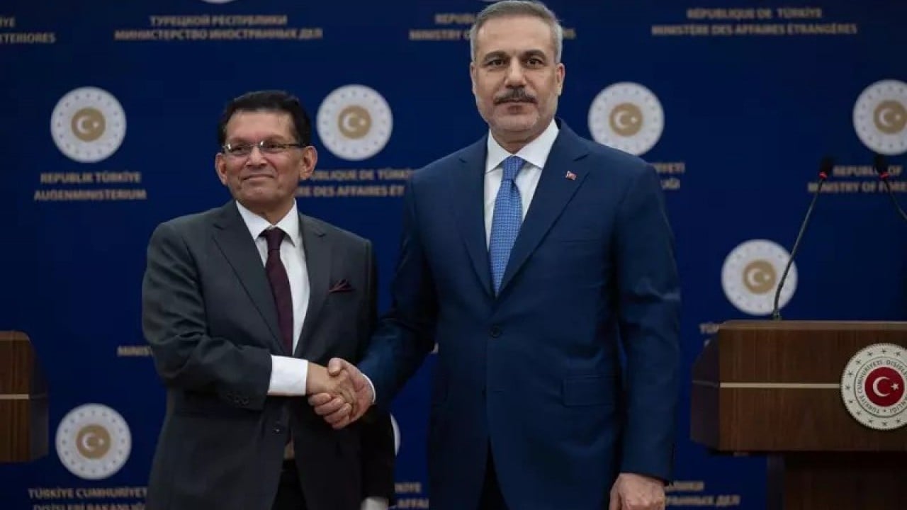 Foto - TB2 SİHA'nın kopyasını almaya hazırlanıyorlardı! Aniden Türkiye'ye geldiler: Savunmada sizle çalışacağız