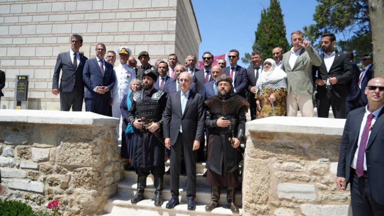 TBMM Başkanı Kurtulmuş Gelibolu'da Alplerin nöbet değişimi ilgiyle izlendi