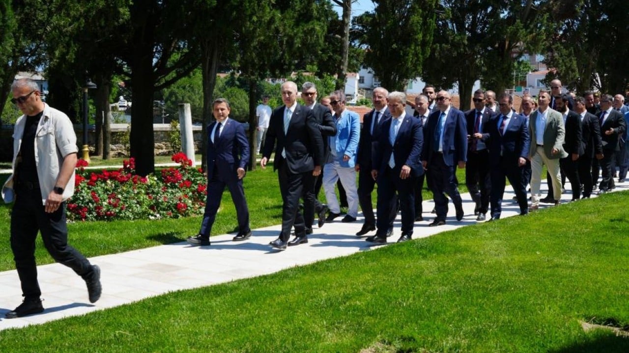 Foto - TBMM Başkanı Kurtulmuş Gelibolu'da Alplerin nöbet değişimi ilgiyle izlendi