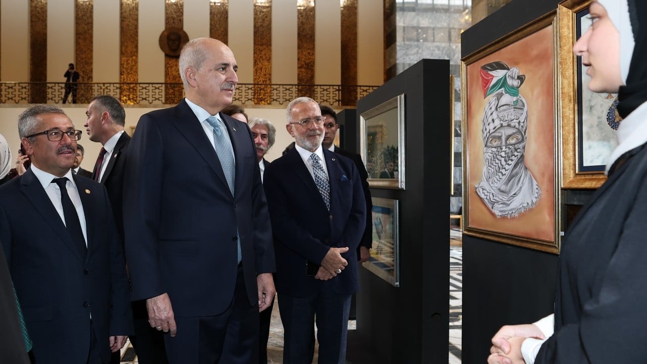 Foto - TBMM Başkanı Kurtulmuş 'Hilalin Işığında' sergisini ziyaret etti