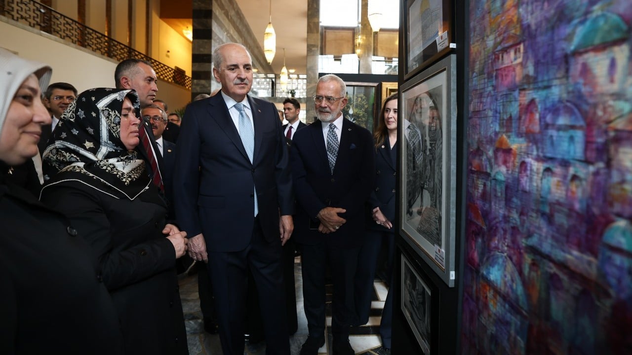 Foto - TBMM Başkanı Kurtulmuş 'Hilalin Işığında' sergisini ziyaret etti