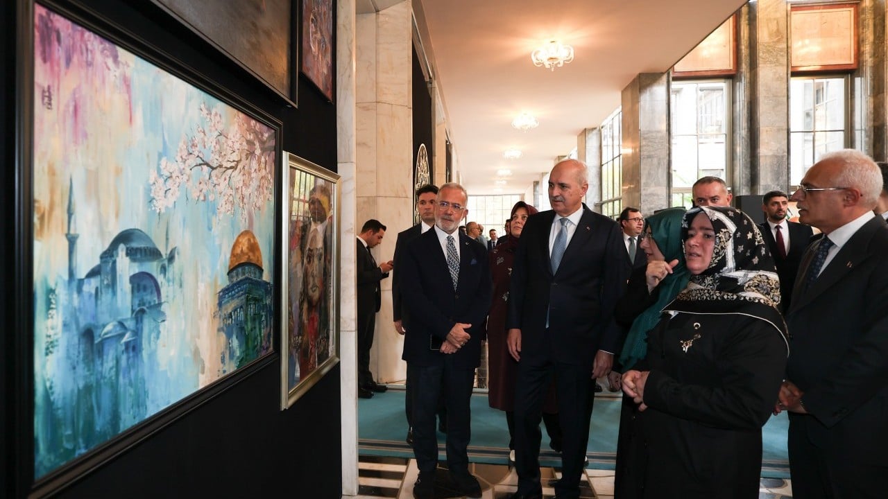 Foto - TBMM Başkanı Kurtulmuş 'Hilalin Işığında' sergisini ziyaret etti