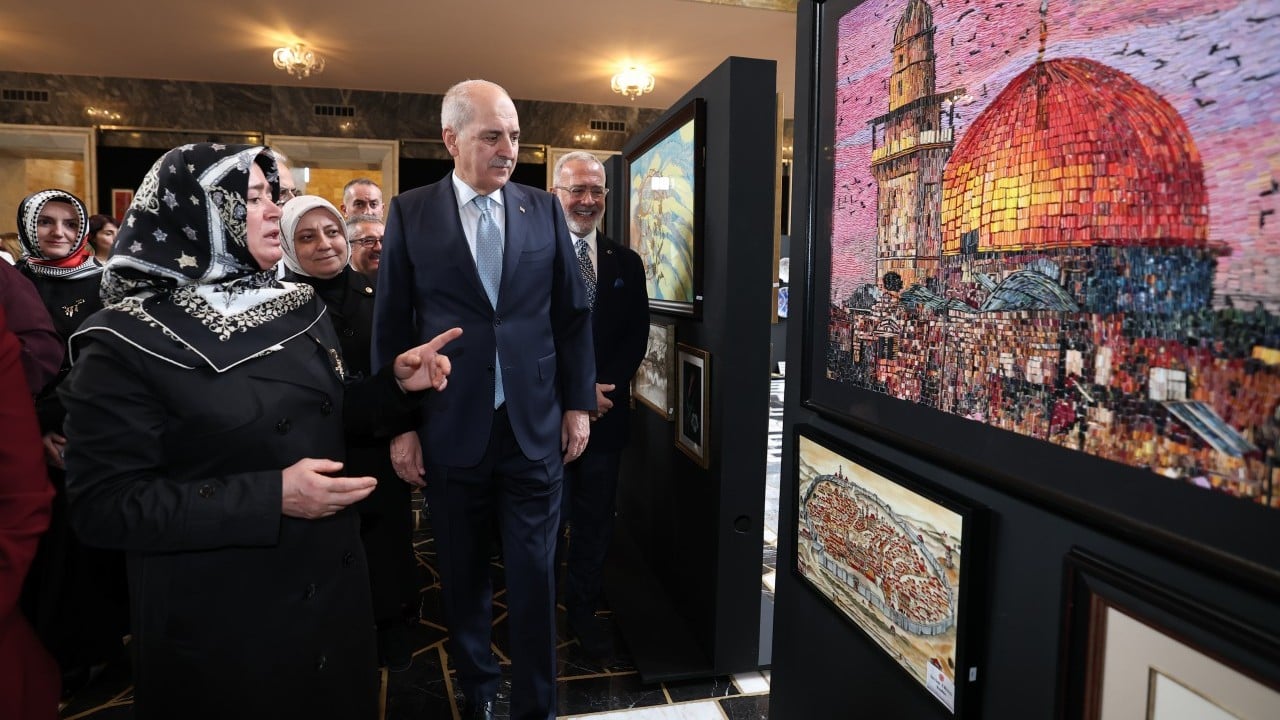 Foto - TBMM Başkanı Kurtulmuş 'Hilalin Işığında' sergisini ziyaret etti