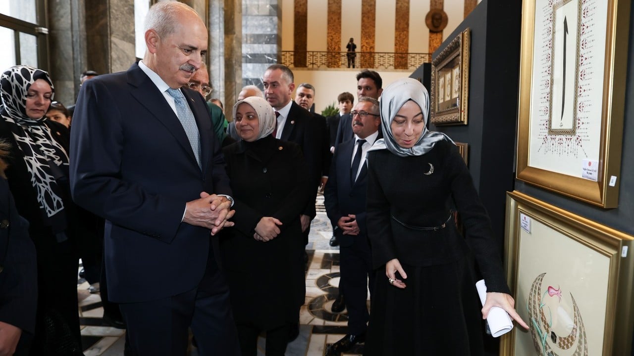 Foto - TBMM Başkanı Kurtulmuş 'Hilalin Işığında' sergisini ziyaret etti