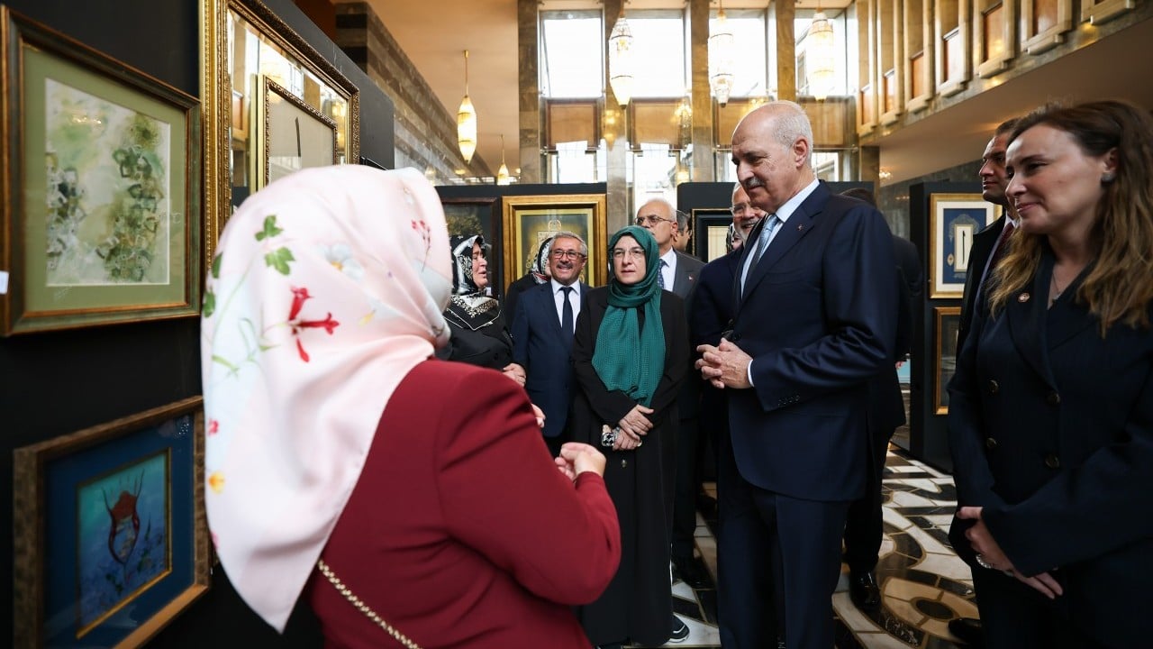 Foto - TBMM Başkanı Kurtulmuş 'Hilalin Işığında' sergisini ziyaret etti