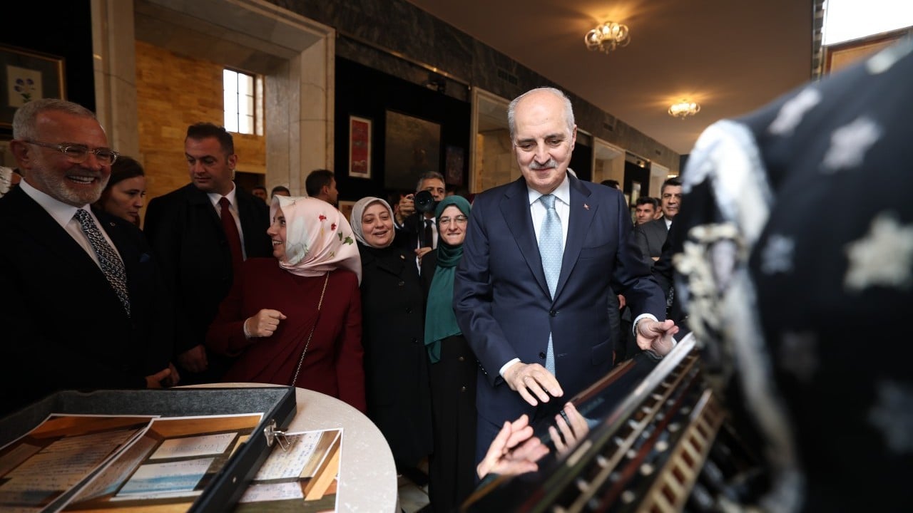 Foto - TBMM Başkanı Kurtulmuş 'Hilalin Işığında' sergisini ziyaret etti