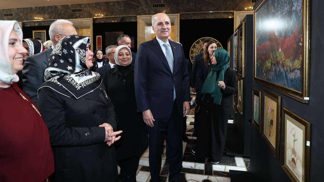 Foto - TBMM Başkanı Kurtulmuş 'Hilalin Işığında' sergisini ziyaret etti