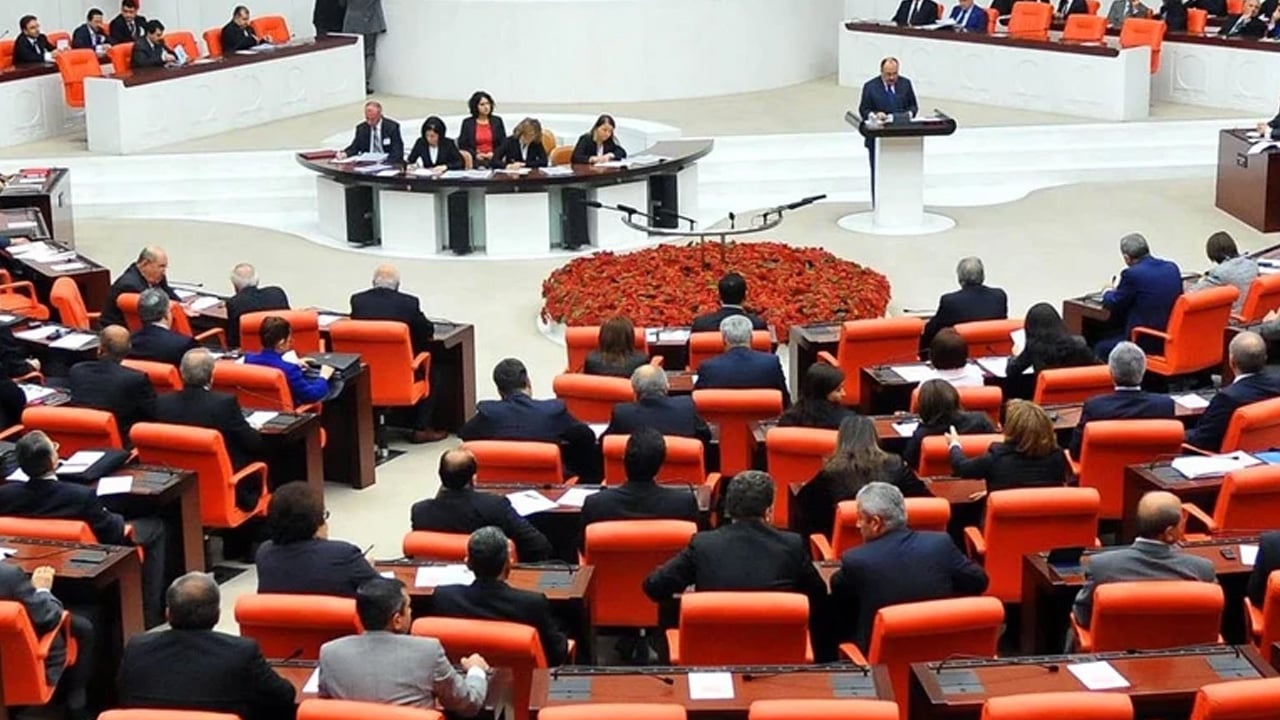 Foto - TBMM raporu acı tabloyu ortaya çıkardı: Her 7 çocuktan biri zorbalık mağduru... Dijital bir saldırı var