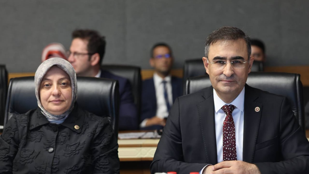 TBMM’de Dijital Devler Hesap Verdi... Dr. Hasan Arslan: Yeni Dijital Yasaların Temelini Bu Görüşmeler Oluşturacak