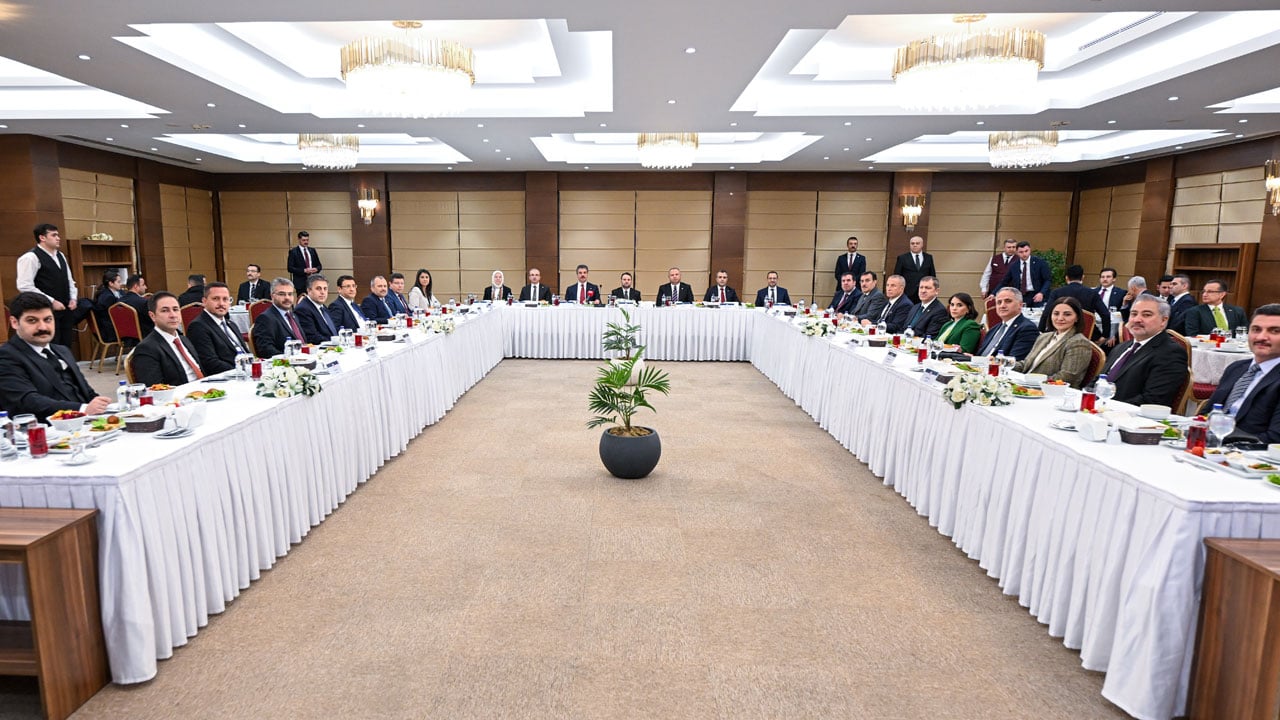 Foto - TBMM’de iftar buluşması! Bakan Gürlek açıkladı… Yeni irtibat büroları kurulacak