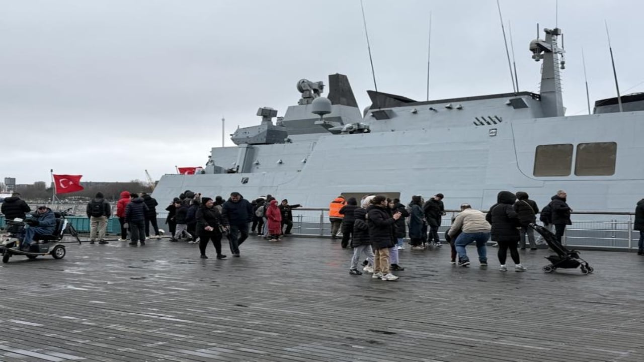 Foto - TCG Anadolu, Avrupa’yı fethetti! "Osmanlı torunları yeniden dirilecek" sesleri yükseliyor