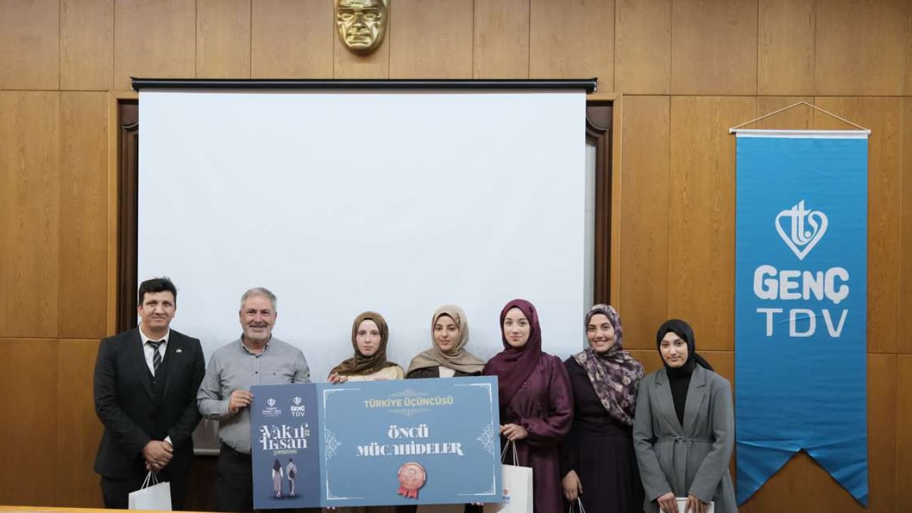 Foto - TDV'nin Vakıf İnsan Yarışmasında Ödüller Sahiplerini Buldu! Birincilik Genç Ümmet Hareketinin