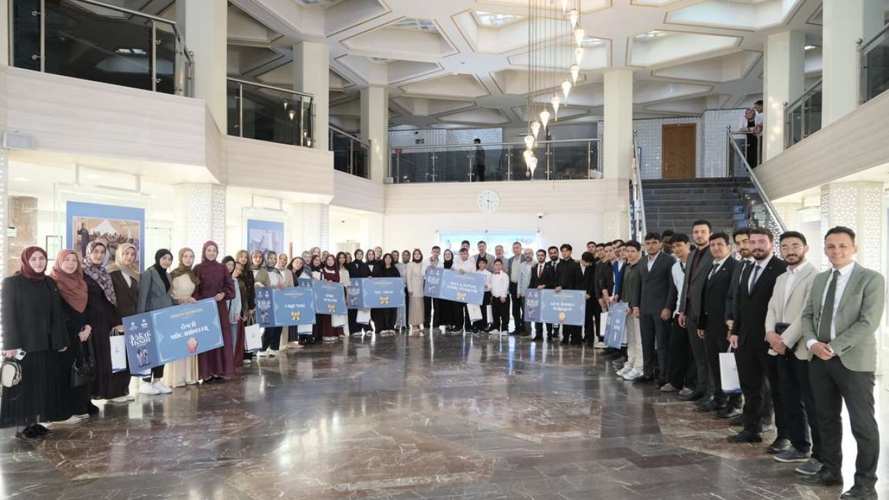Foto - TDV'nin Vakıf İnsan Yarışmasında Ödüller Sahiplerini Buldu! Birincilik Genç Ümmet Hareketinin