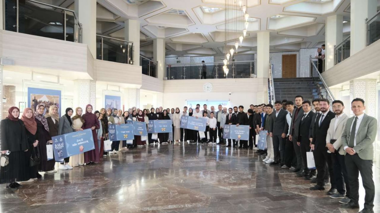Foto - TDV'nin Vakıf İnsan Yarışmasında Ödüller Sahiplerini Buldu! Birincilik Genç Ümmet Hareketinin