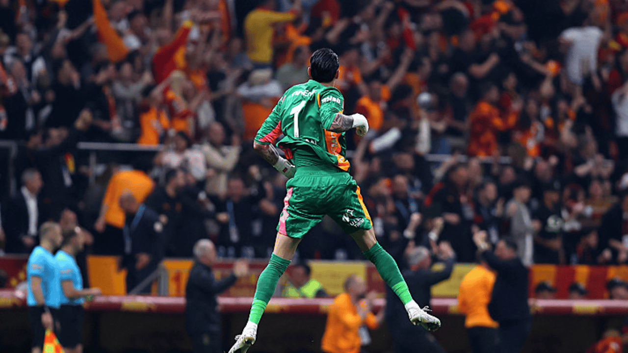 Foto - Tek başına takımı sırtladı! Uğurcan Çakır Muslera'yı unutturdu